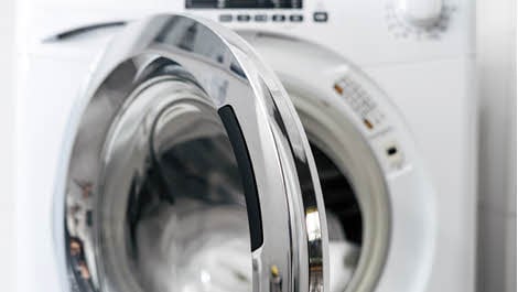 An energy efficient clothes washer